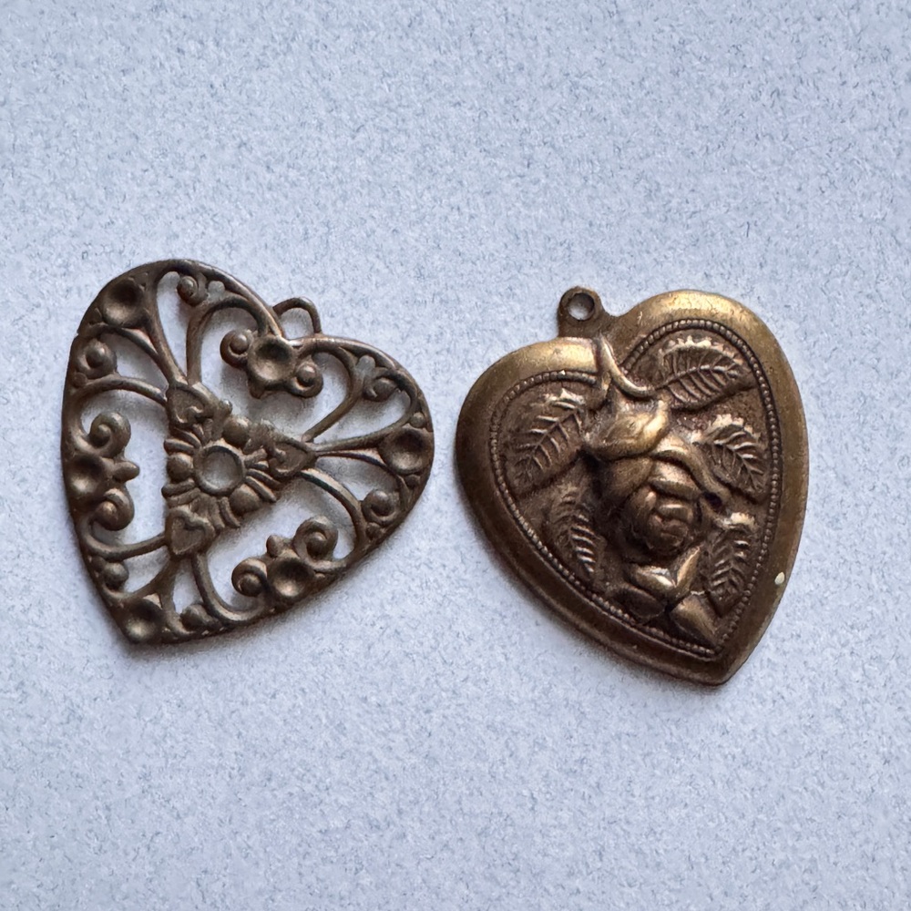 Dozen Vintage Charms - Picture 2 of 10